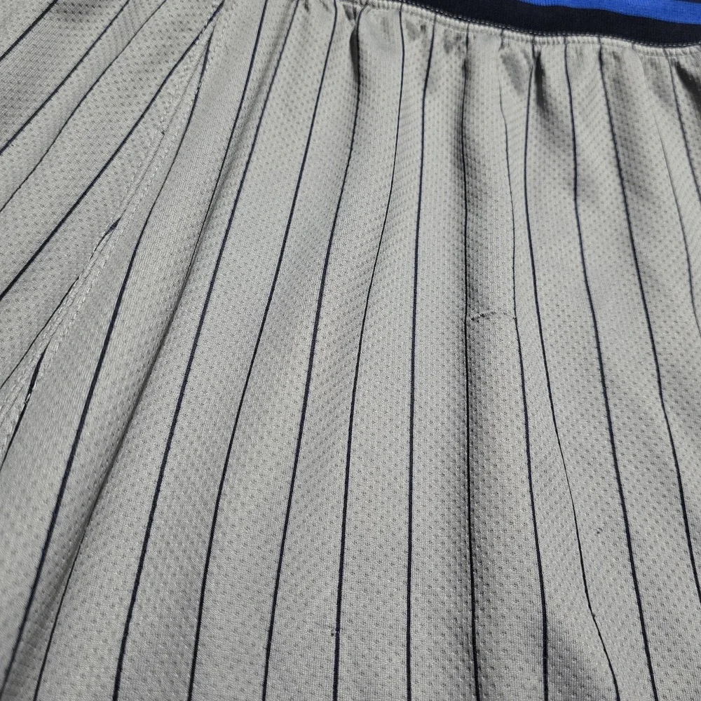VTG AND1 Dazzle Shorts Mens XL Gray Pinstripe Basketball Dazzle Contrast 90s